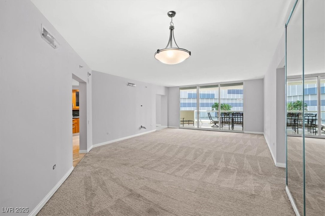 2877 Paradise Road 304