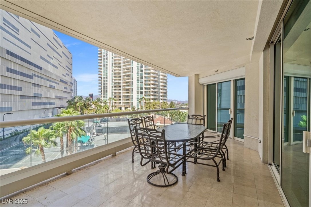 2877 Paradise Road 304