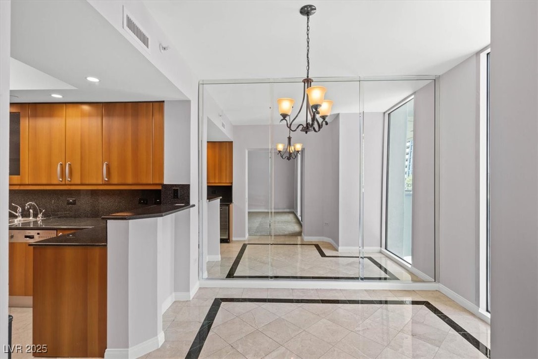 2877 Paradise Road 304