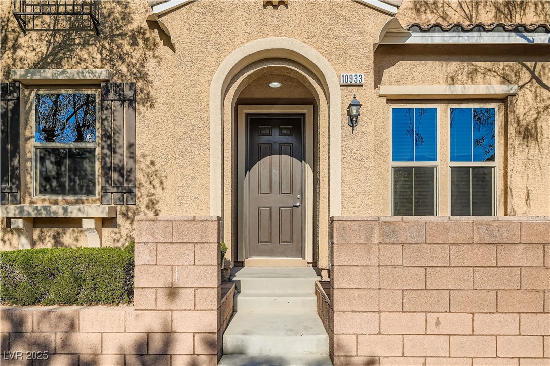 10933 Mount Pendleton Street