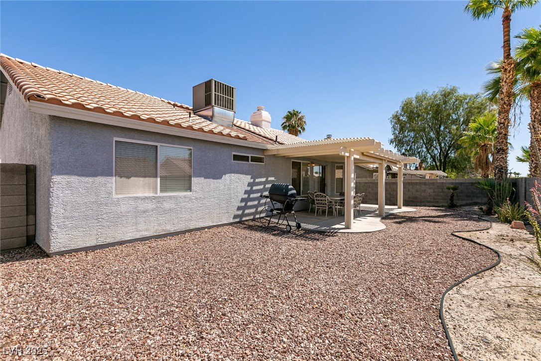 7717 White Grass Avenue