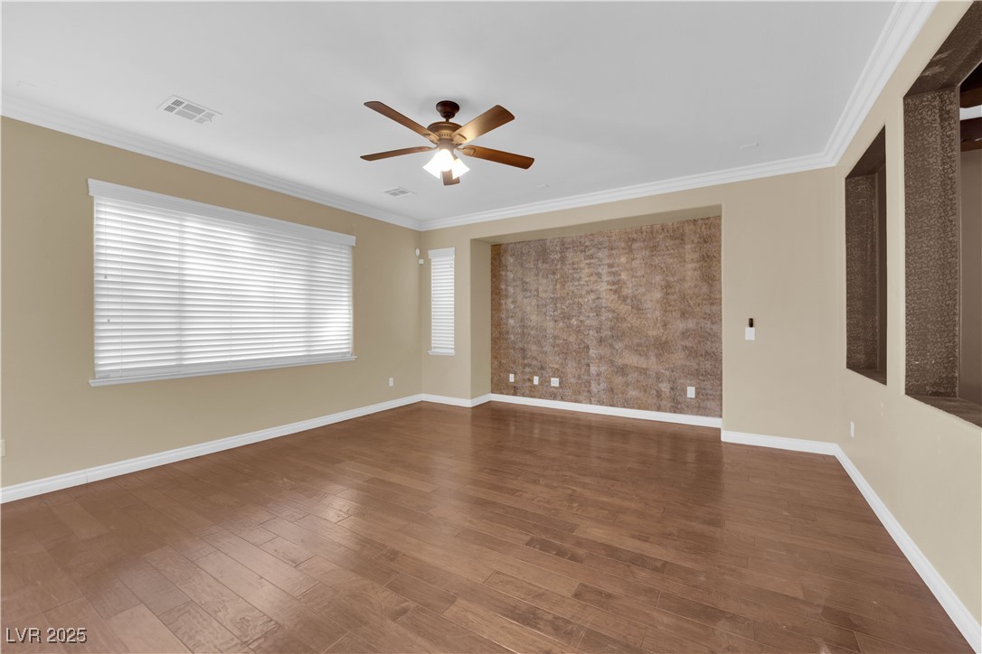 10057 Portula Valley Street