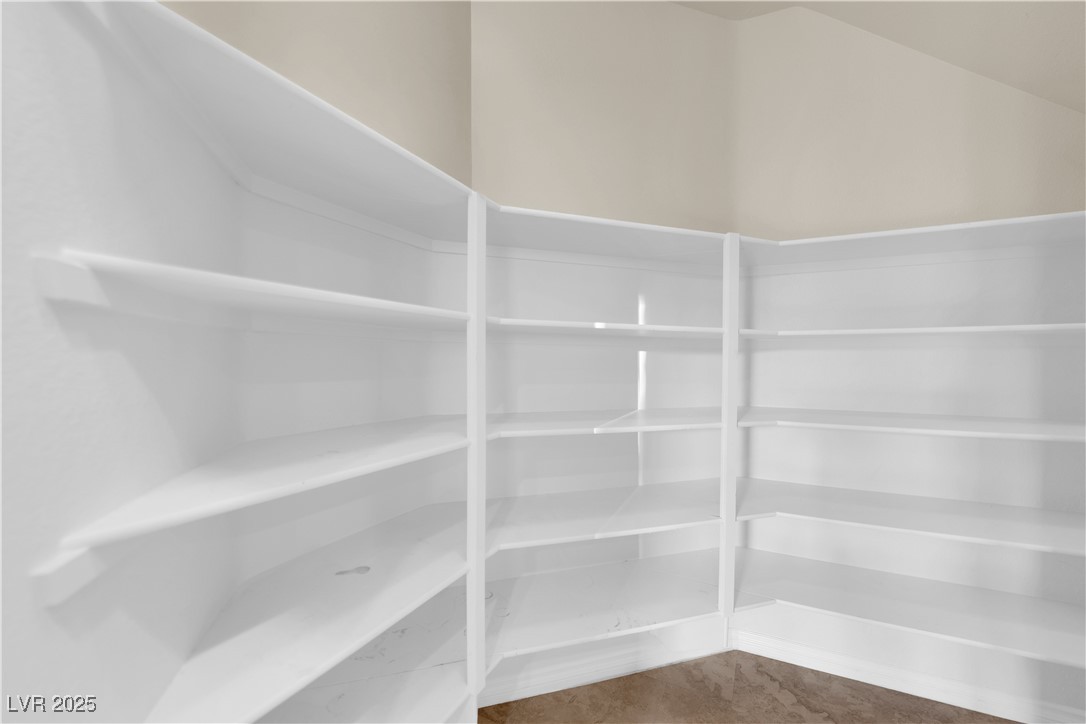 10057 Portula Valley Street