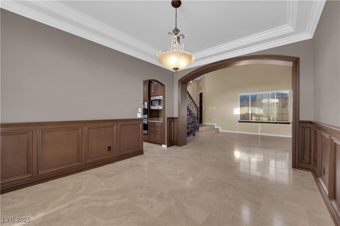 10057 Portula Valley Street