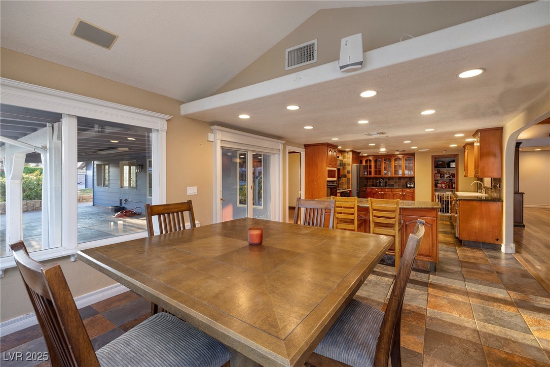 6635 West Oquendo Road