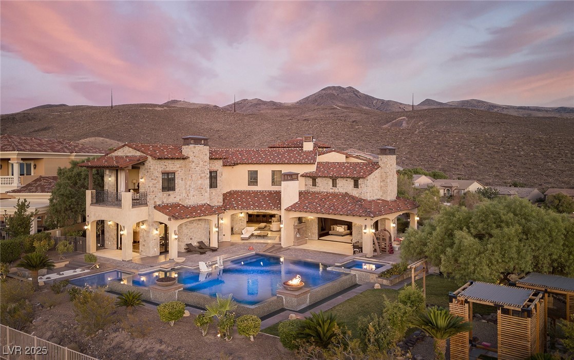 2 Awbrey Court