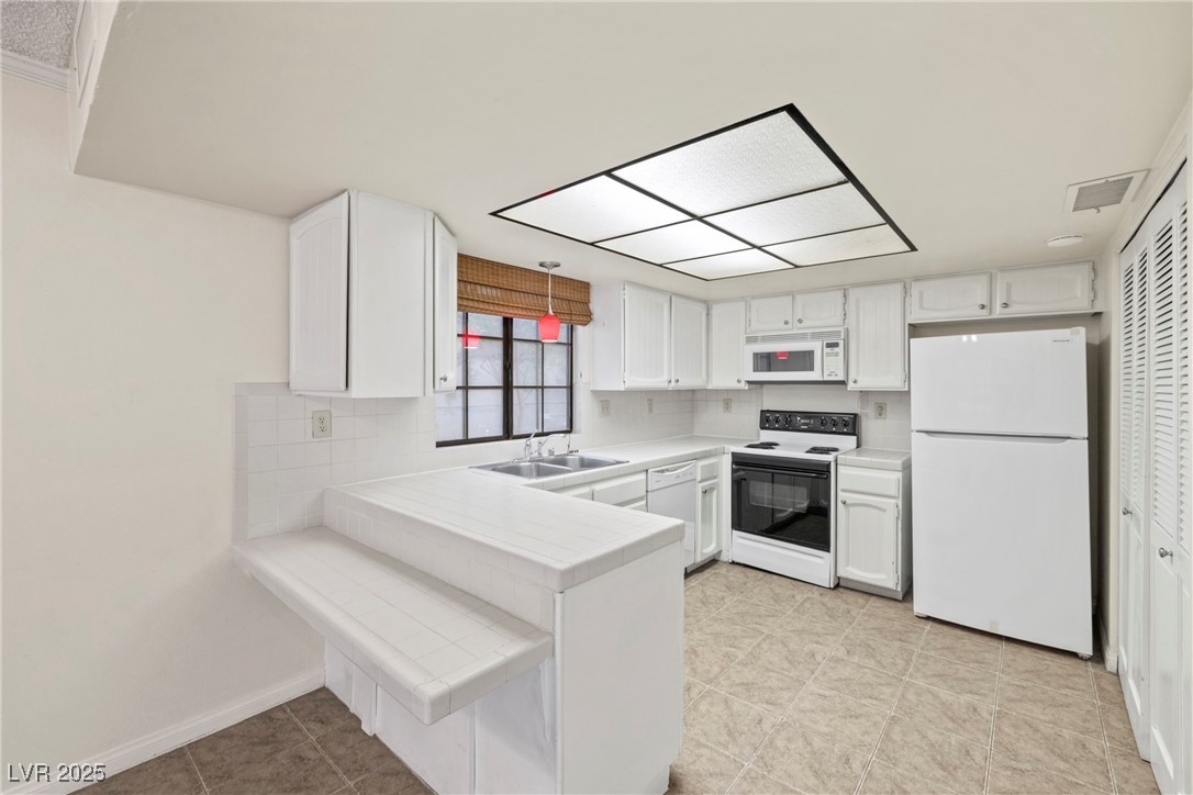 3283 Dawnflower Street B