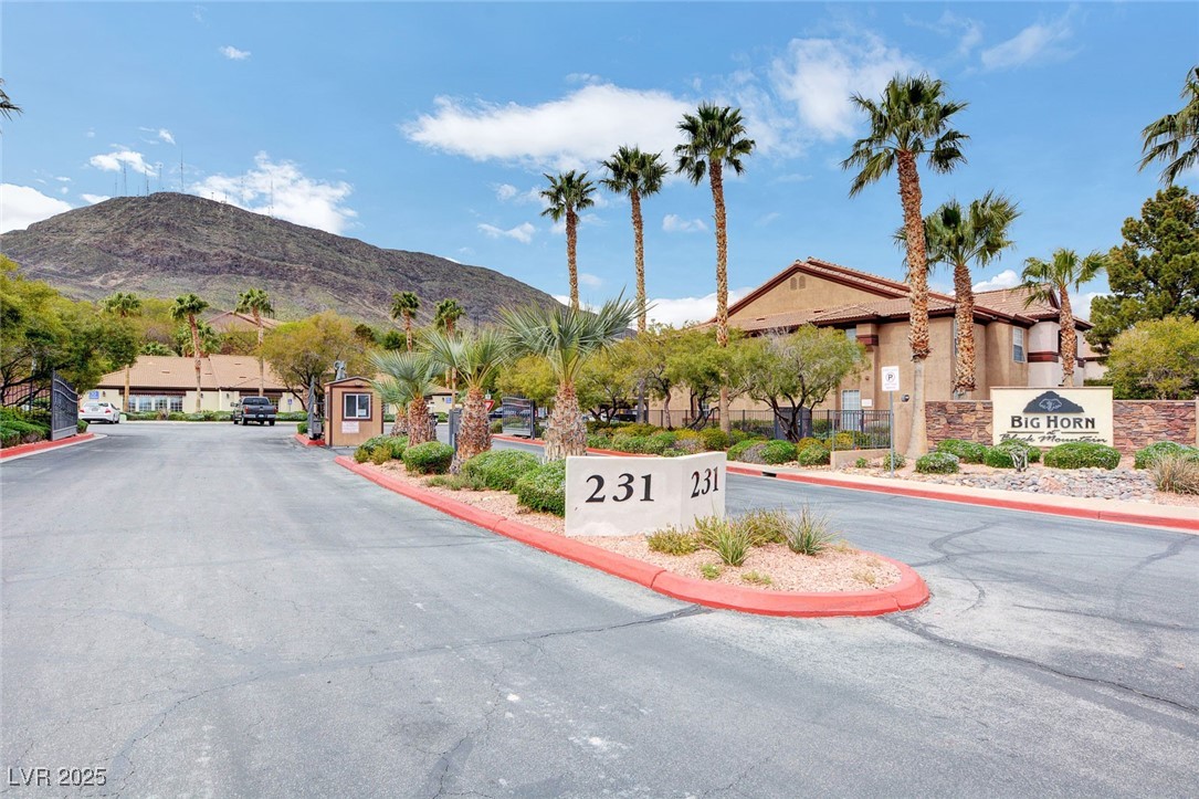 231 West Horizon Ridge Parkway 2822