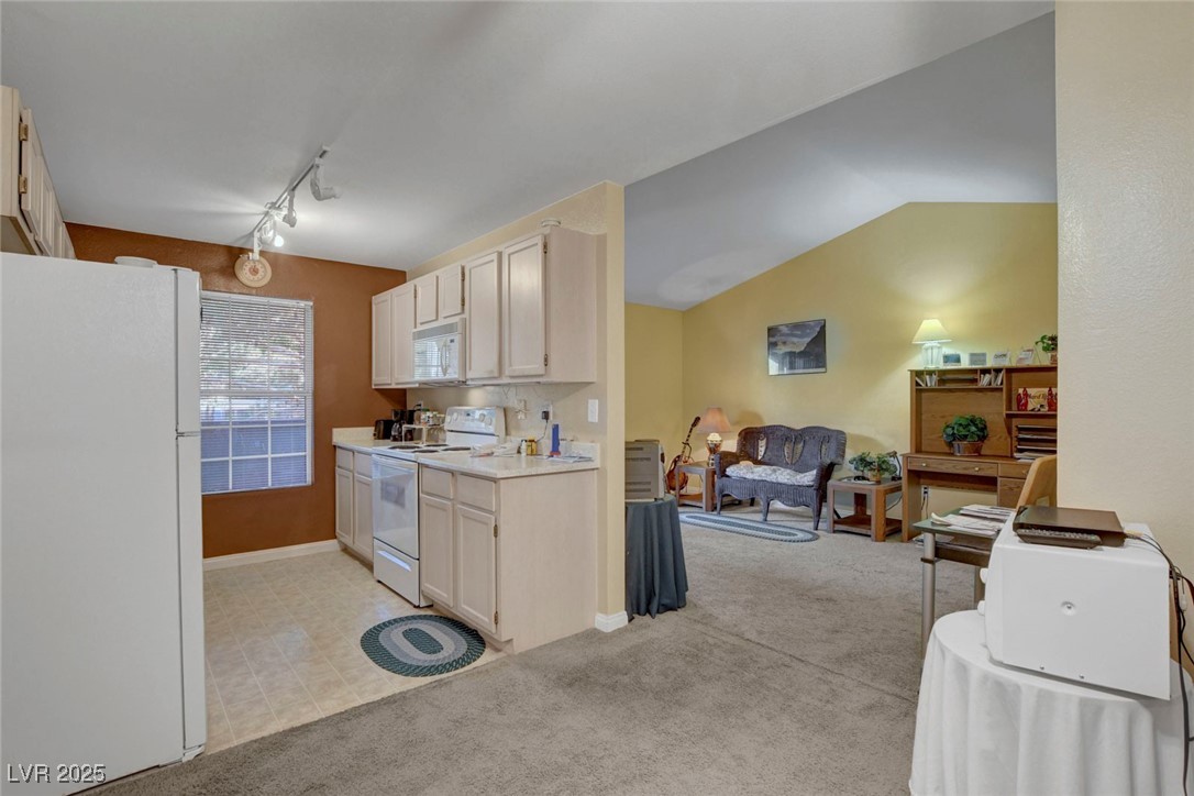 231 West Horizon Ridge Parkway 2822