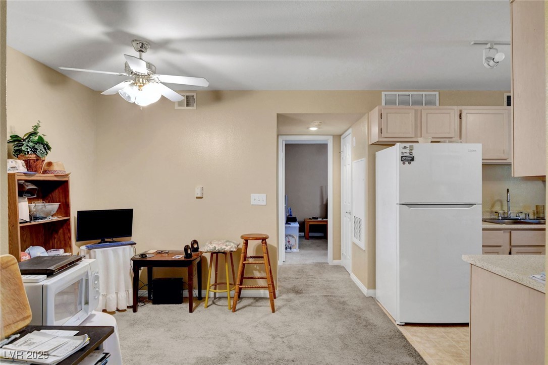 231 West Horizon Ridge Parkway 2822