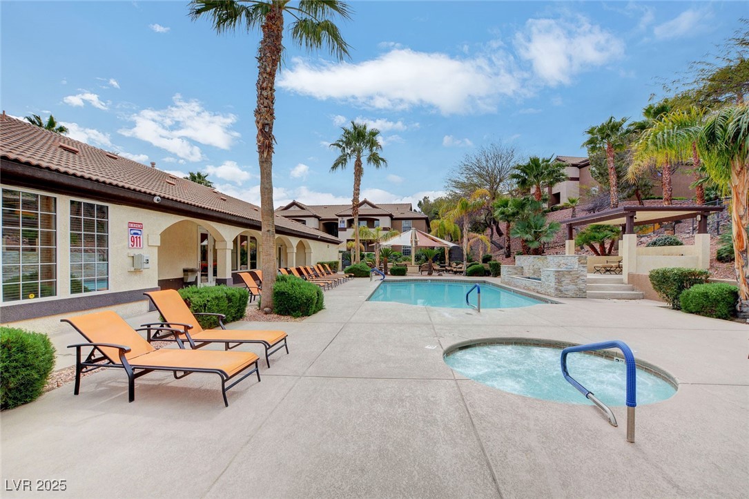 231 West Horizon Ridge Parkway 2822