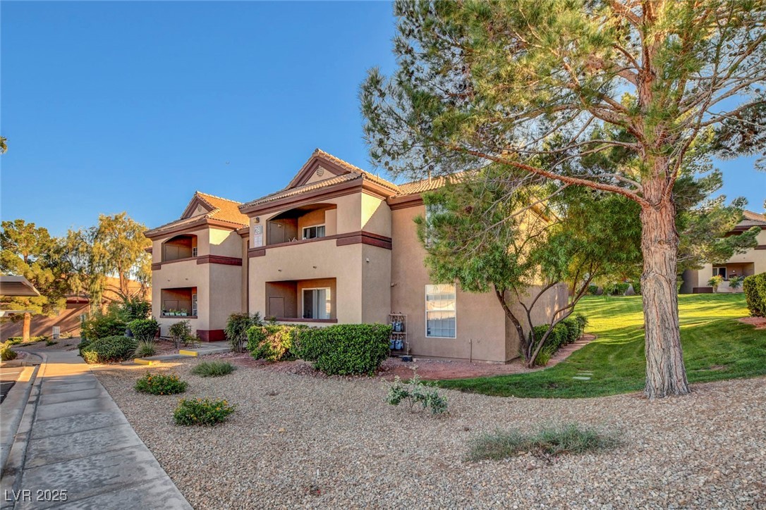 231 West Horizon Ridge Parkway 2822