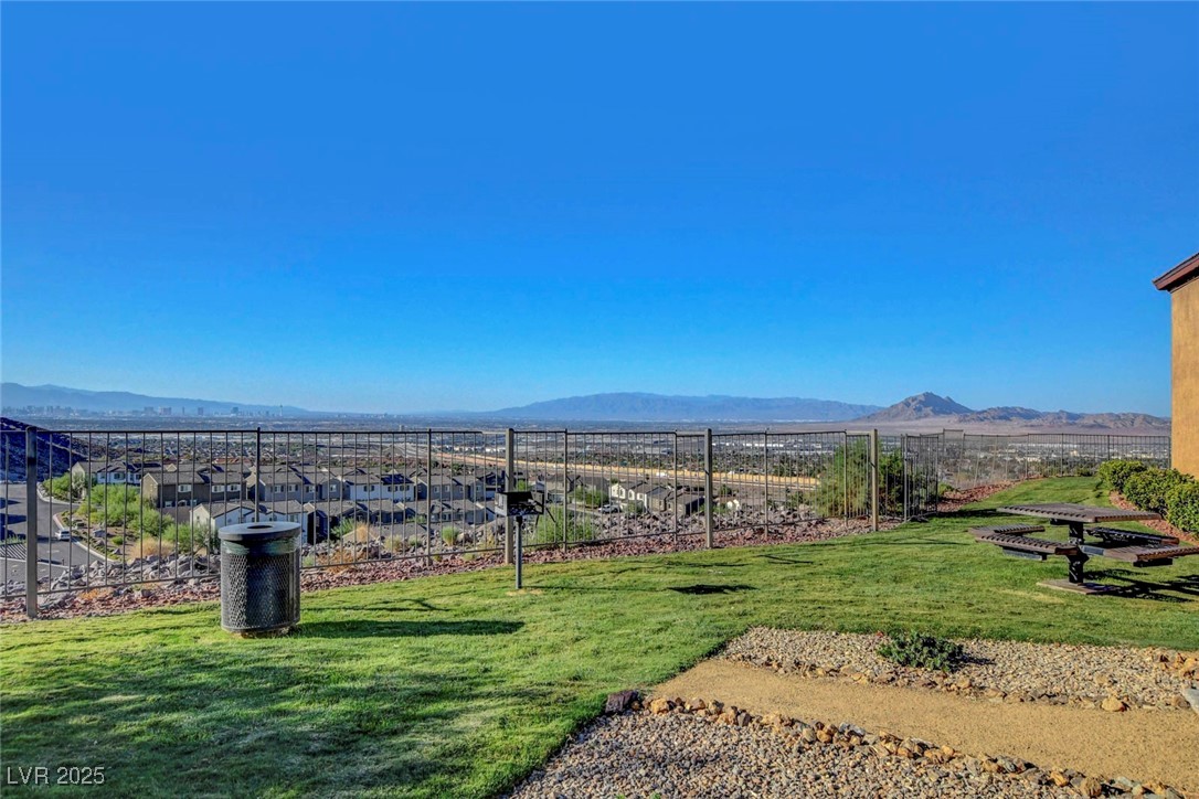 231 West Horizon Ridge Parkway 2822