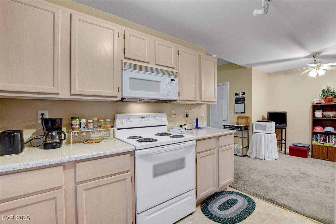 231 West Horizon Ridge Parkway 2822