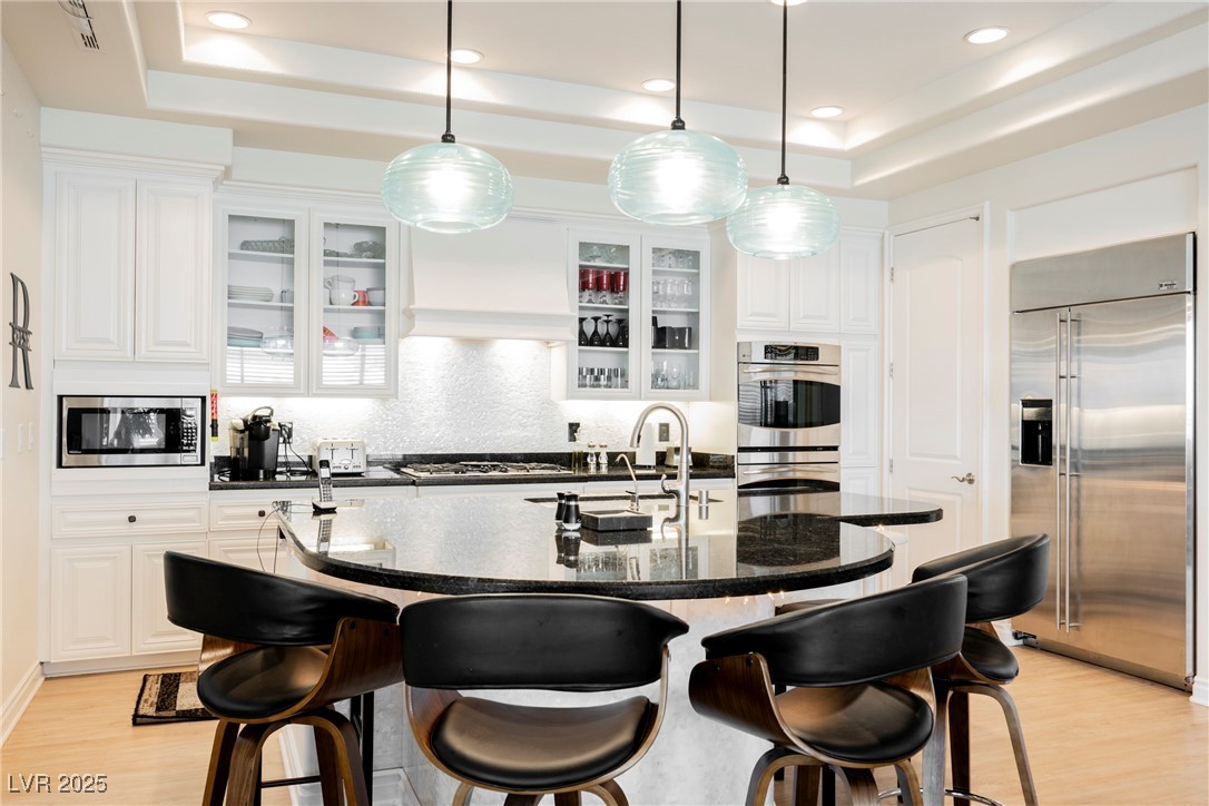 9213 Las Manaitas Avenue 301