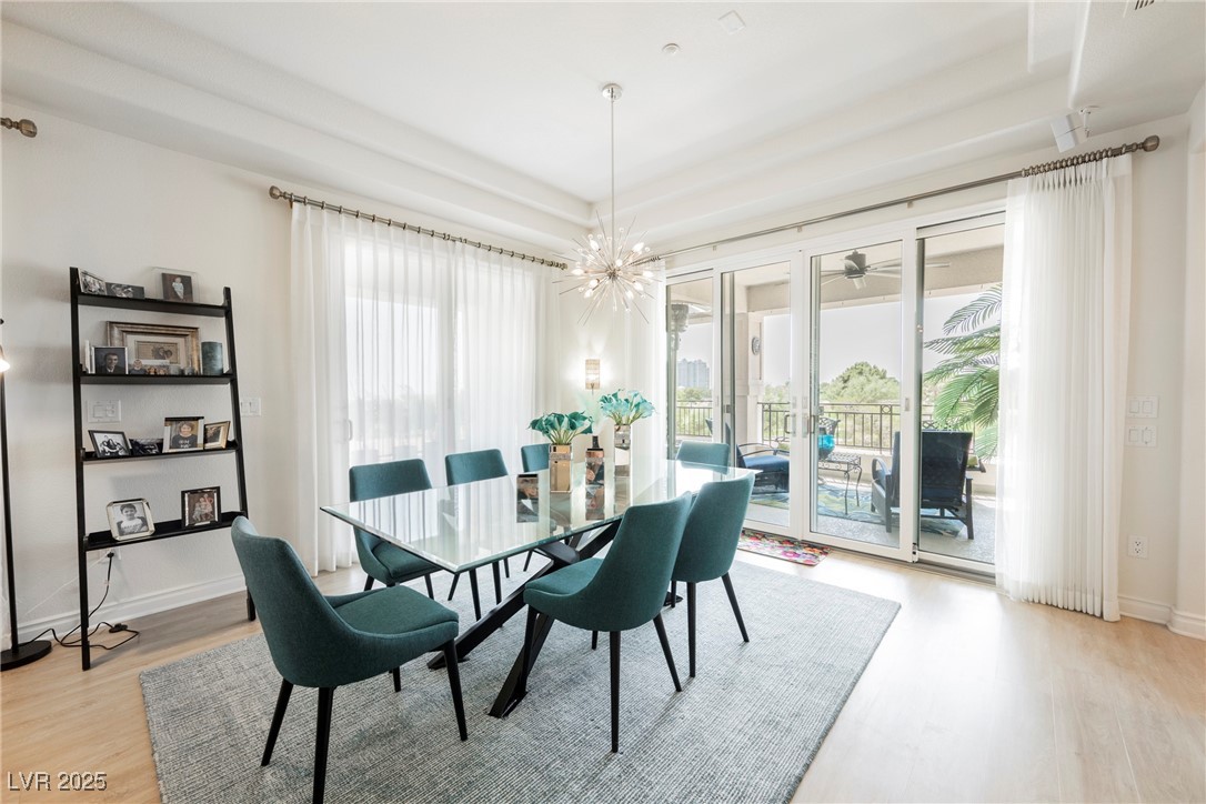 9213 Las Manaitas Avenue 301