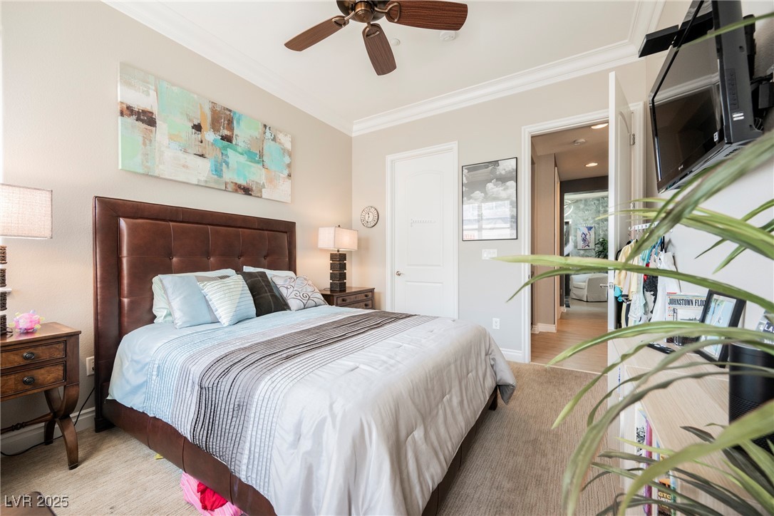 9213 Las Manaitas Avenue 301