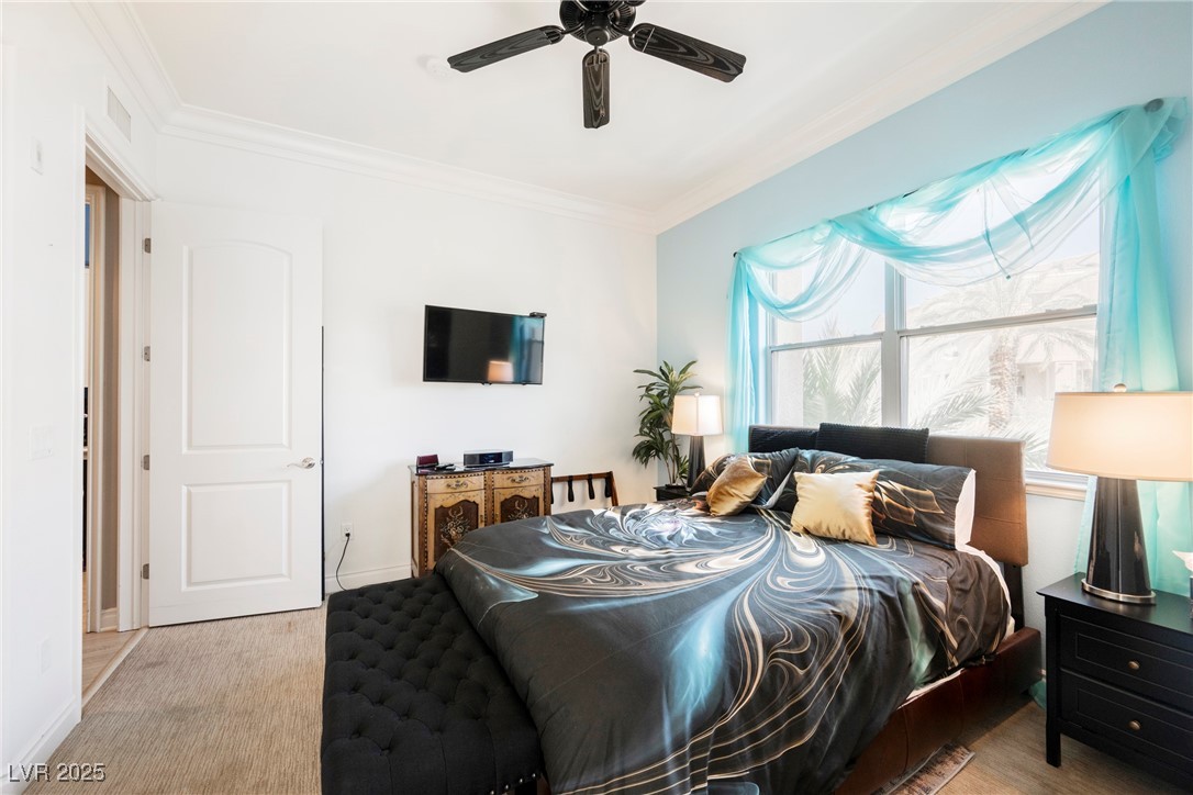 9213 Las Manaitas Avenue 301