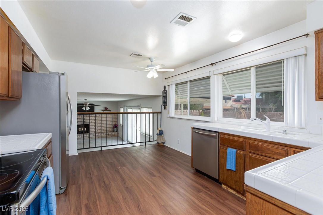 4000 Camas Court
