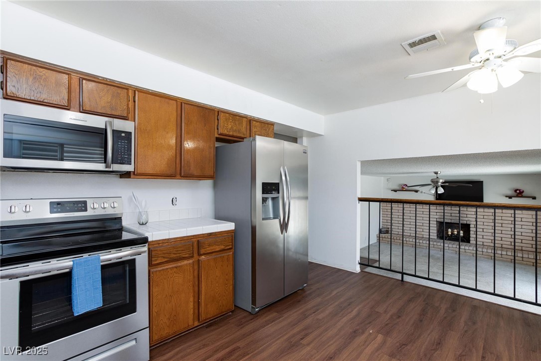 4000 Camas Court
