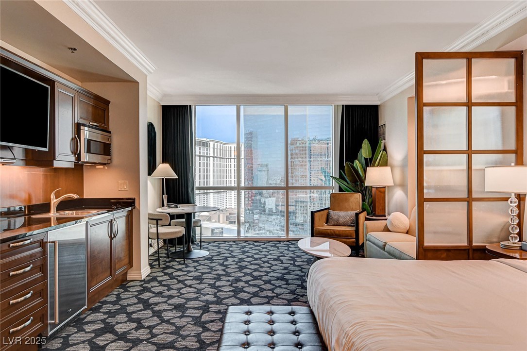 135 East Harmon Avenue 2211