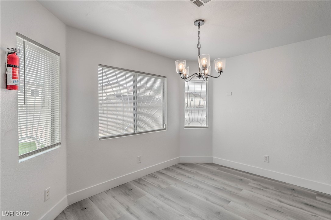 1022 Cliffbrook Hedge Avenue