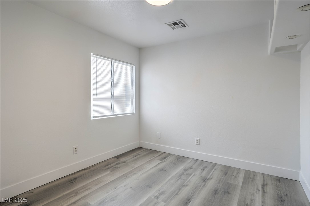 1022 Cliffbrook Hedge Avenue