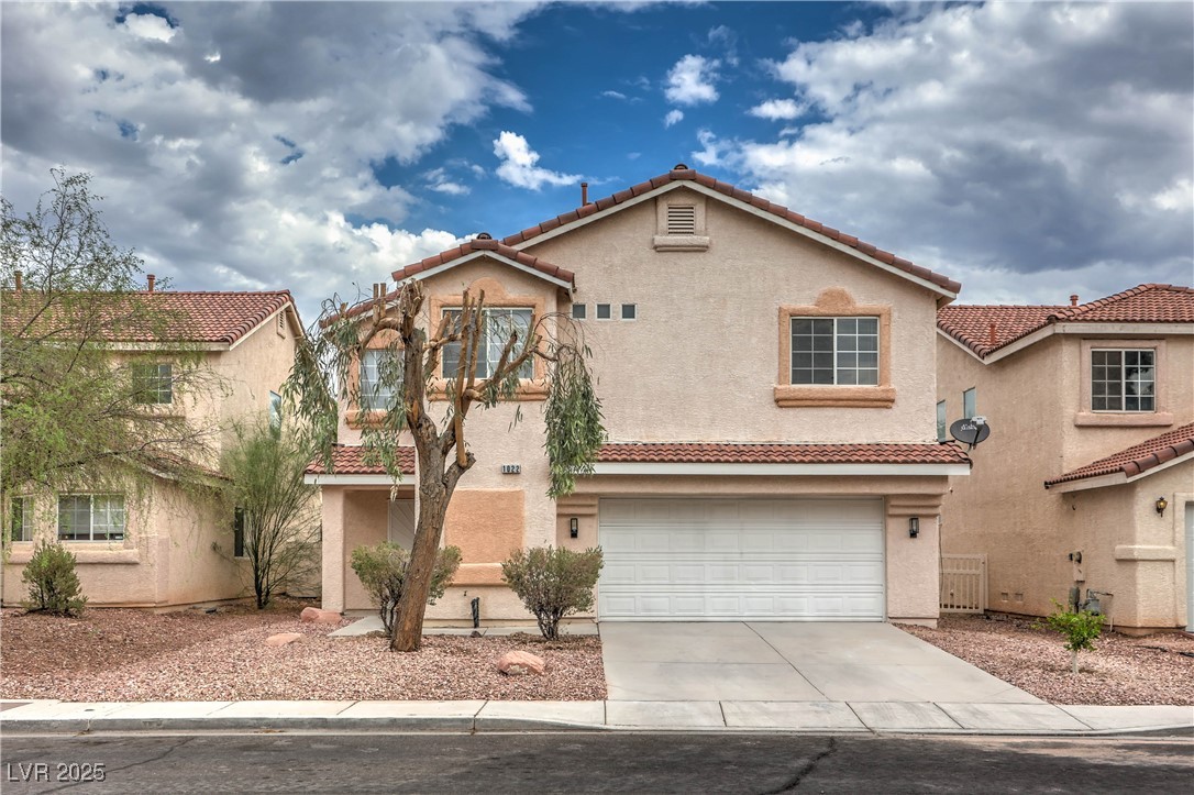 1022 Cliffbrook Hedge Avenue