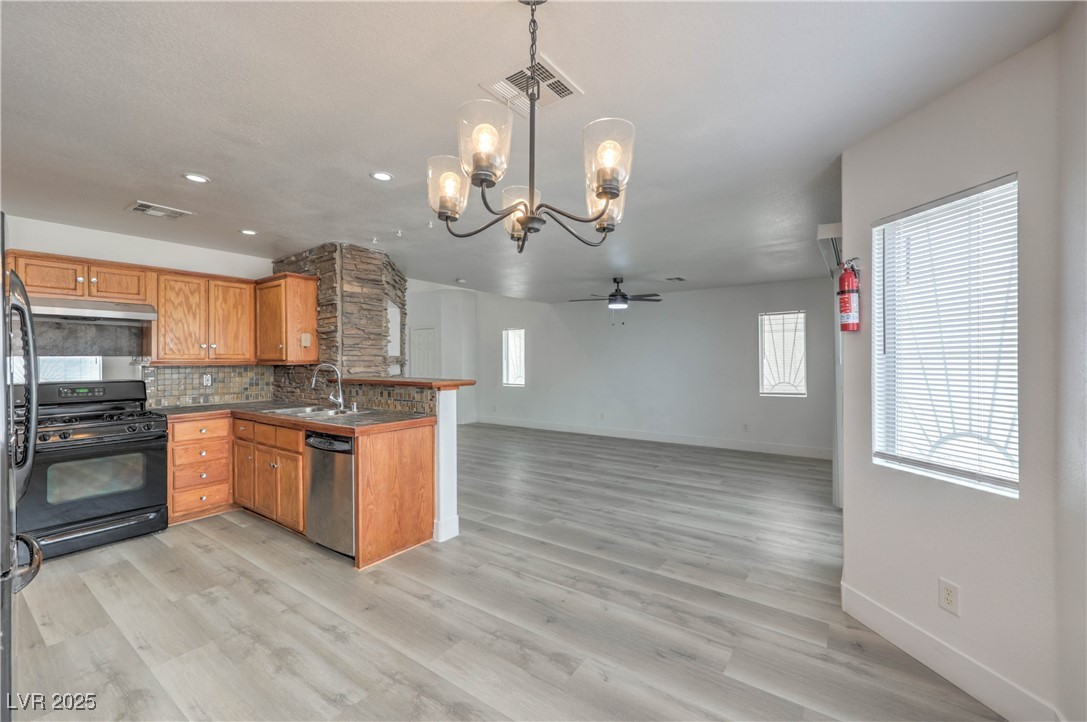 1022 Cliffbrook Hedge Avenue