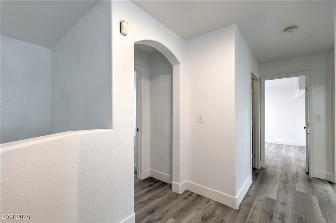 1022 Cliffbrook Hedge Avenue