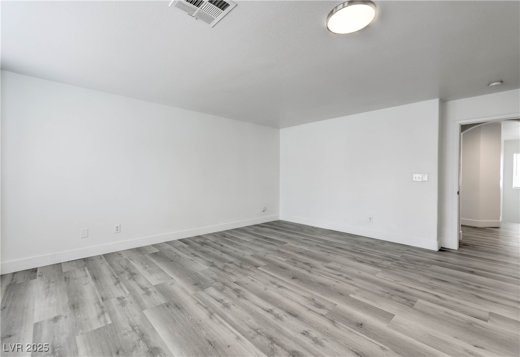 1022 Cliffbrook Hedge Avenue