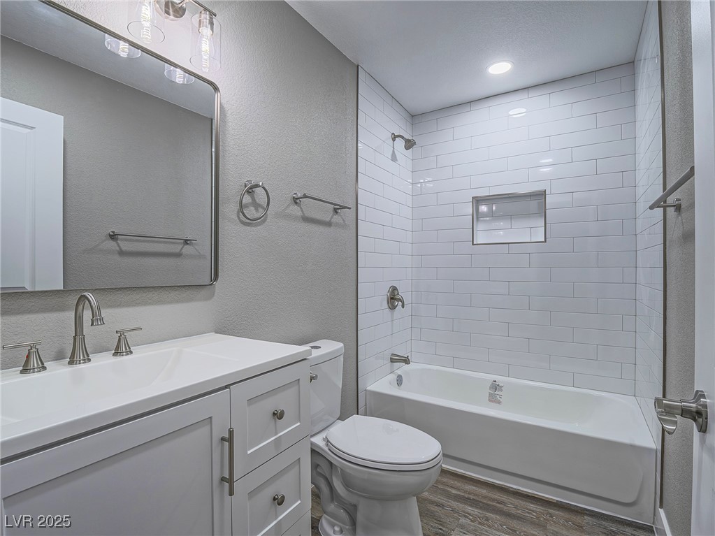 2479 North Walnut Road