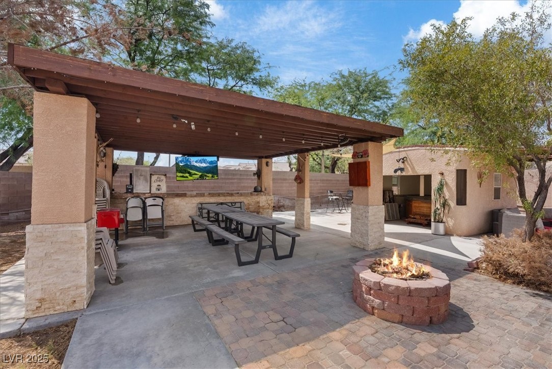 3827 Blue Gull Street