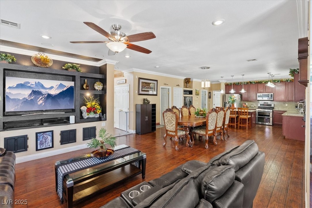 3827 Blue Gull Street