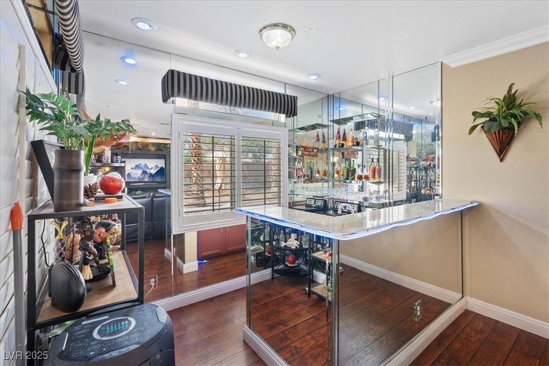 3827 Blue Gull Street