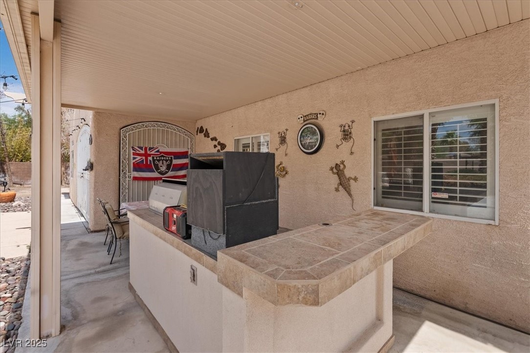 3827 Blue Gull Street