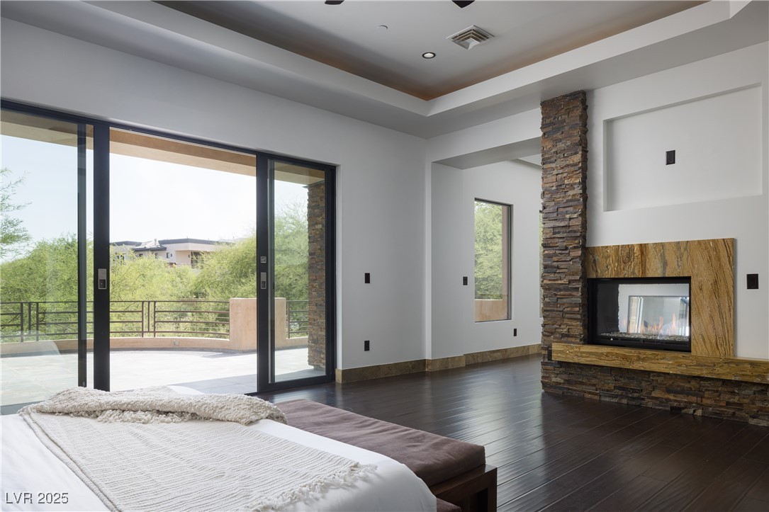 17 Soaring Bird Court