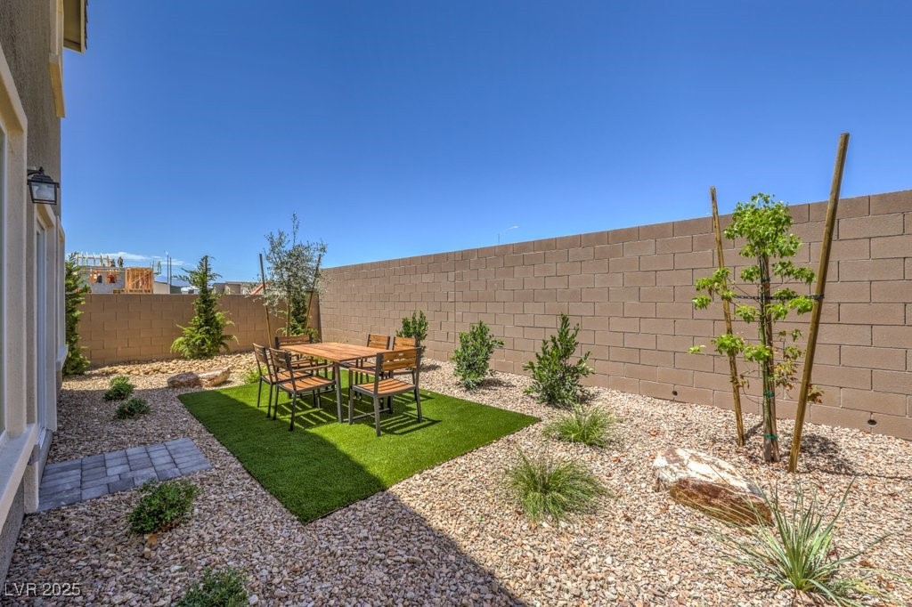 6141 Orchid Falls Street 25