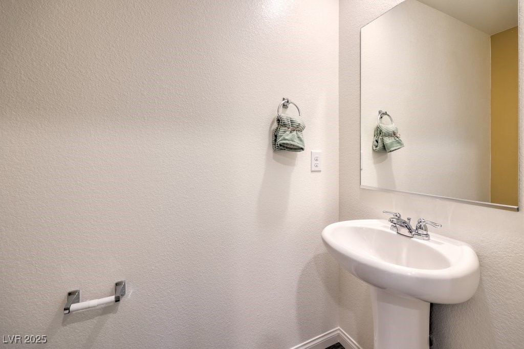 6141 Orchid Falls Street 25