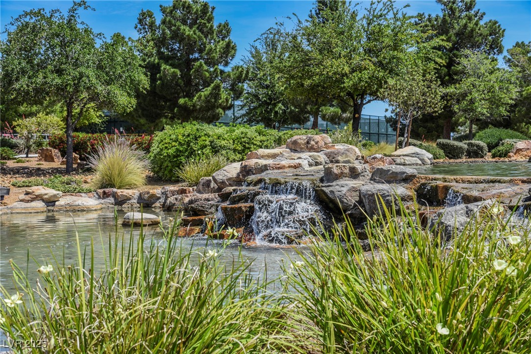 2129 Bay Thrush Way