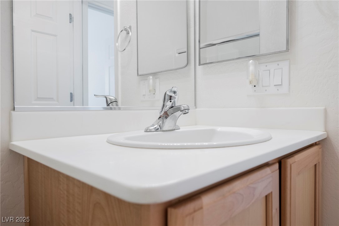 2129 Bay Thrush Way