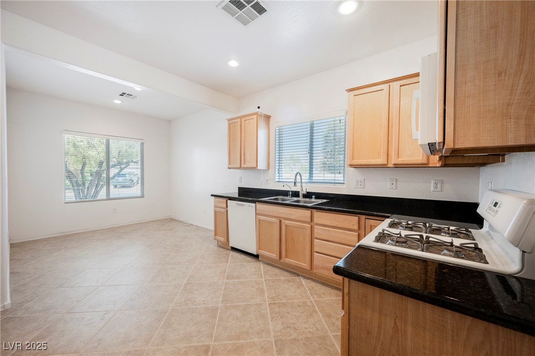2129 Bay Thrush Way