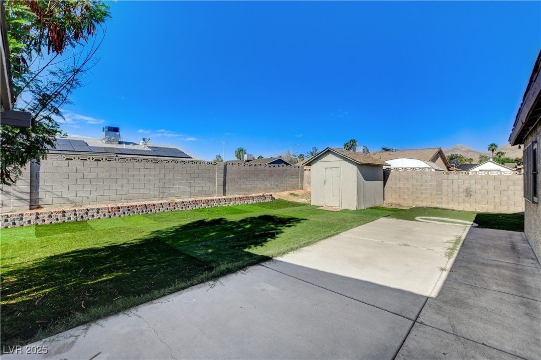 4828 Lakestream Avenue