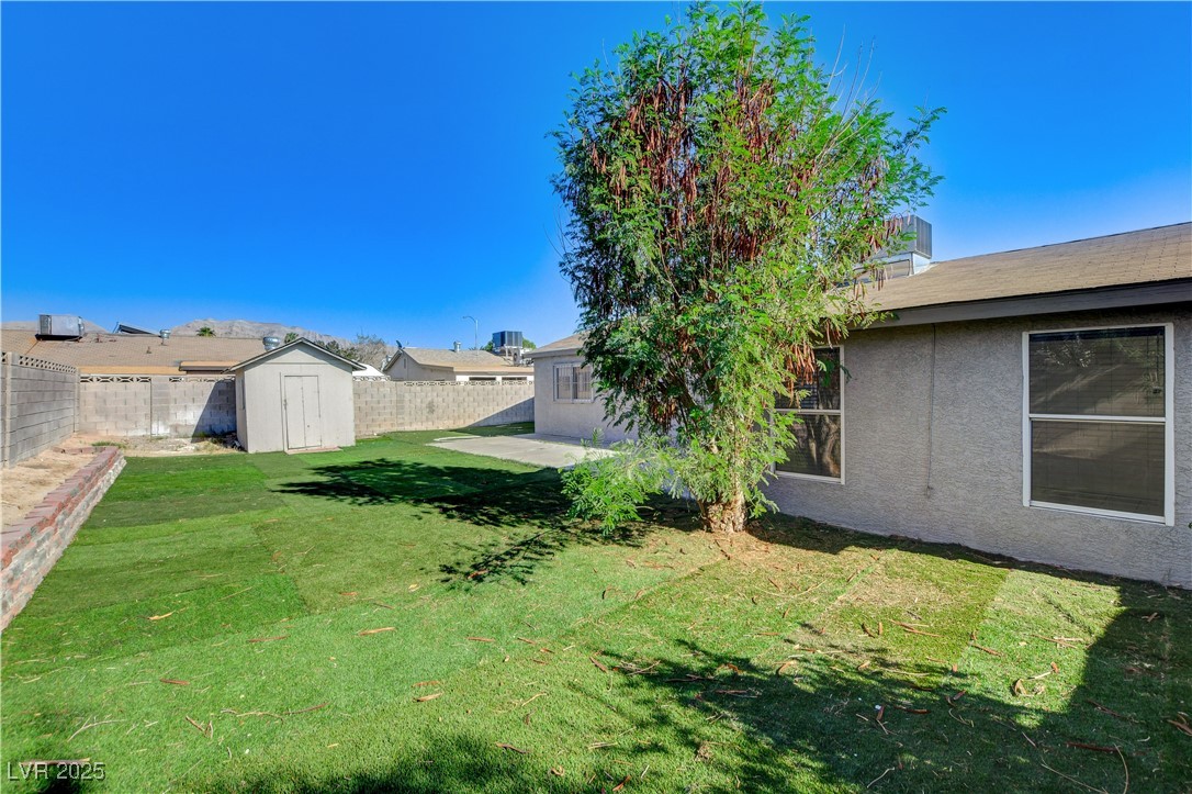 4828 Lakestream Avenue