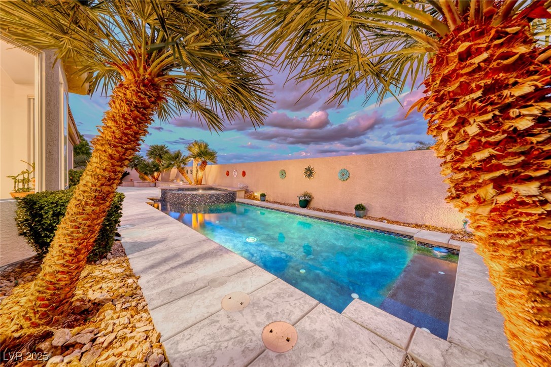 2142 Sandstone Cliffs Drive