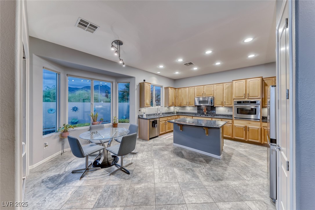 2142 Sandstone Cliffs Drive