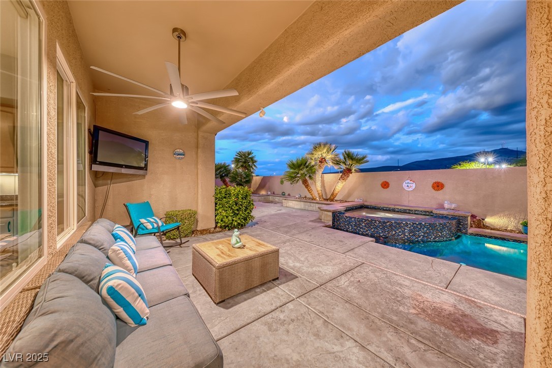 2142 Sandstone Cliffs Drive