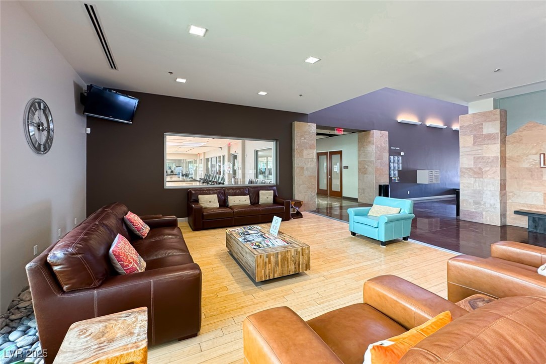 2142 Sandstone Cliffs Drive