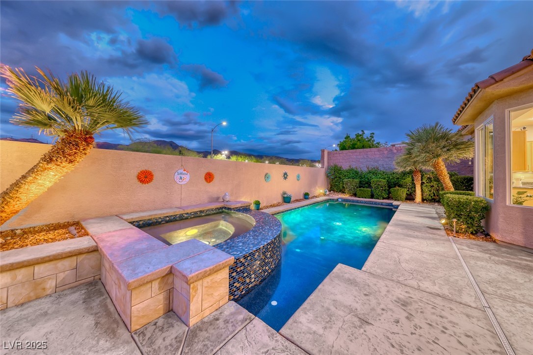 2142 Sandstone Cliffs Drive