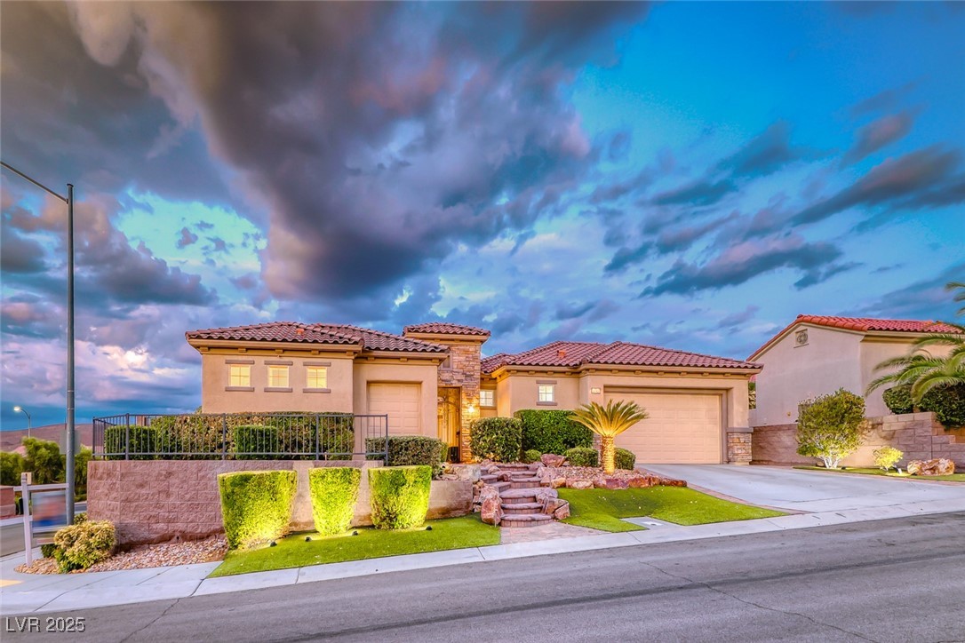 2142 Sandstone Cliffs Drive